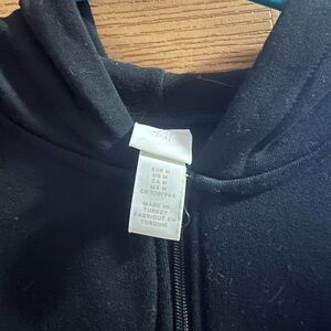 H&M Black Zip-Up Cropped Hoodie